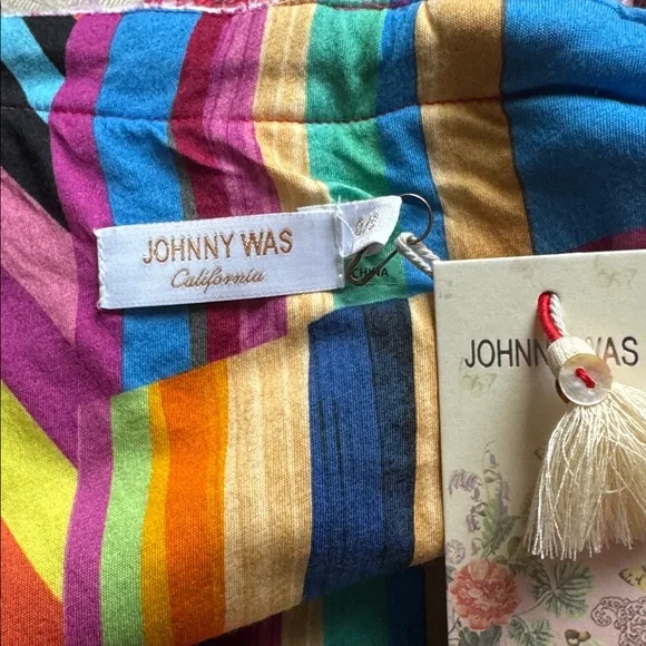 JOHNNY WAS SUMMER DAYS TERRY
BEACH TOTE. PRETTY FLORAL PATTERN. NWT. - Picture 8 of 8